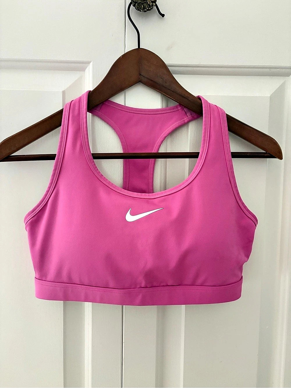 Nike Swoosh Medium-Support Padded Sports Bra Pink
